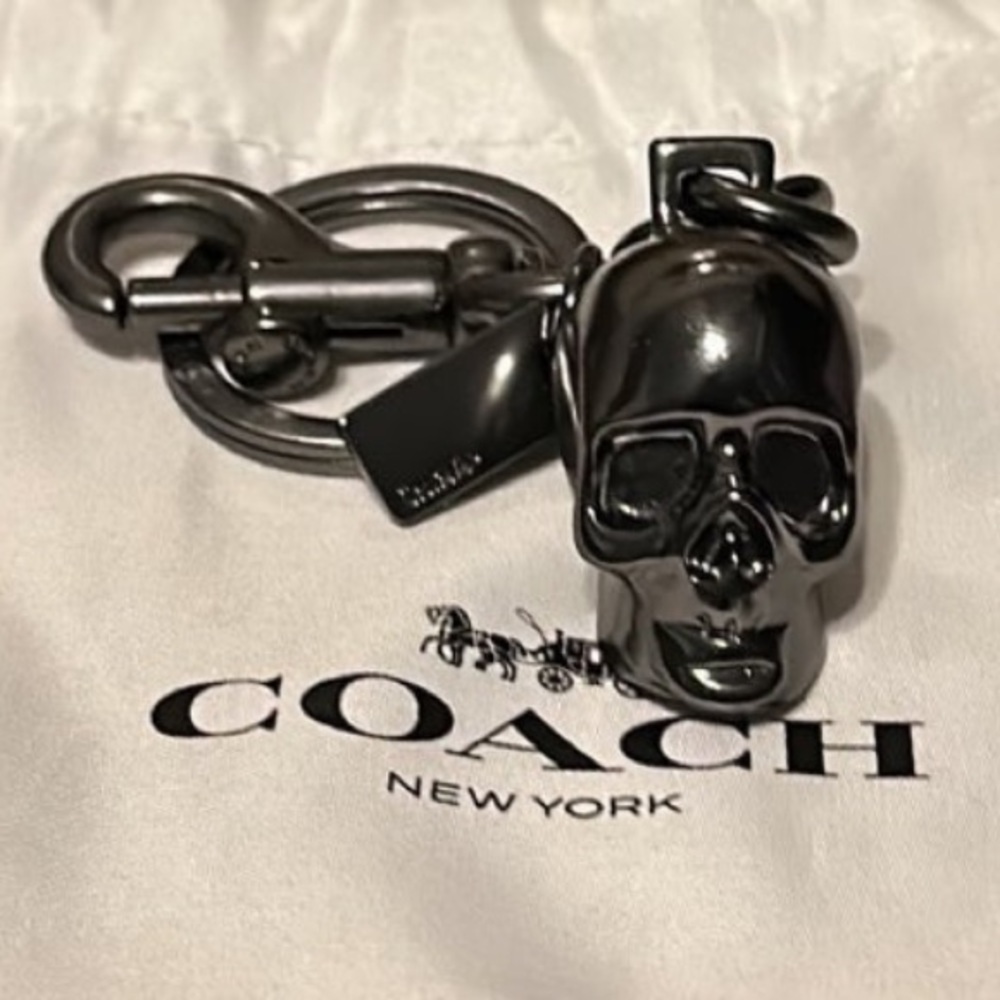 Coach skull key fob/ key chain